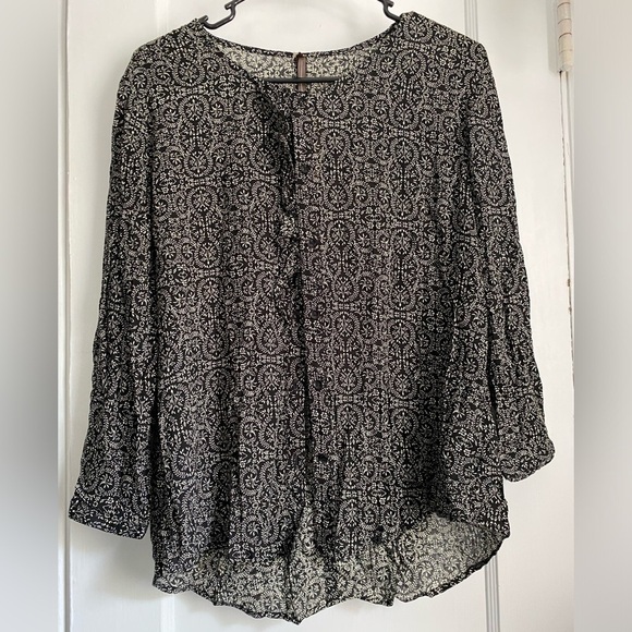 NWT Stetson Top Blouse Front Buttons Long Sleeve Roundneck Back Slit Size:Medium - Picture 1 of 12